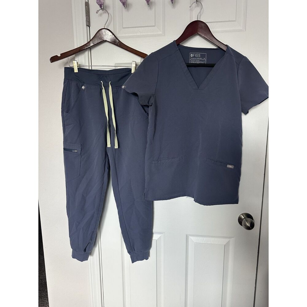 FIGS Zamora Jogger Style Scrub Pants/Casma Scrub Top SET